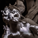 Imagen para el artículo titulado Un simple proyector puede animar estatuas con resultados espeluznantes